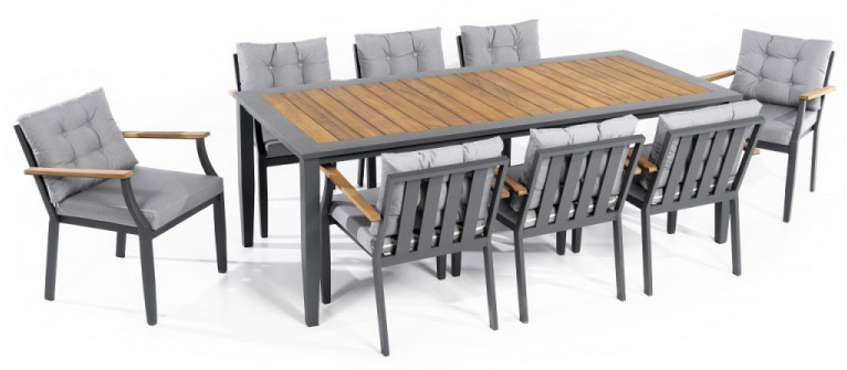 Mesas e cadeiras de jardim em alumínio e madeira