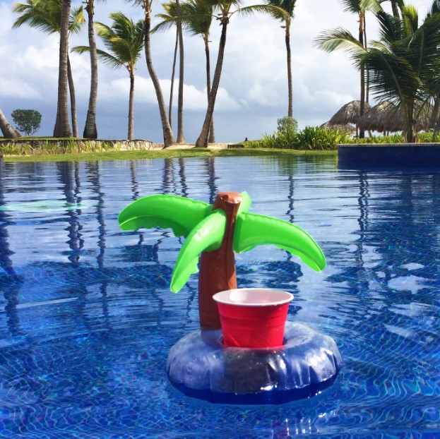 Mini roda inflável de piscina para segurar bebidas de palmeira