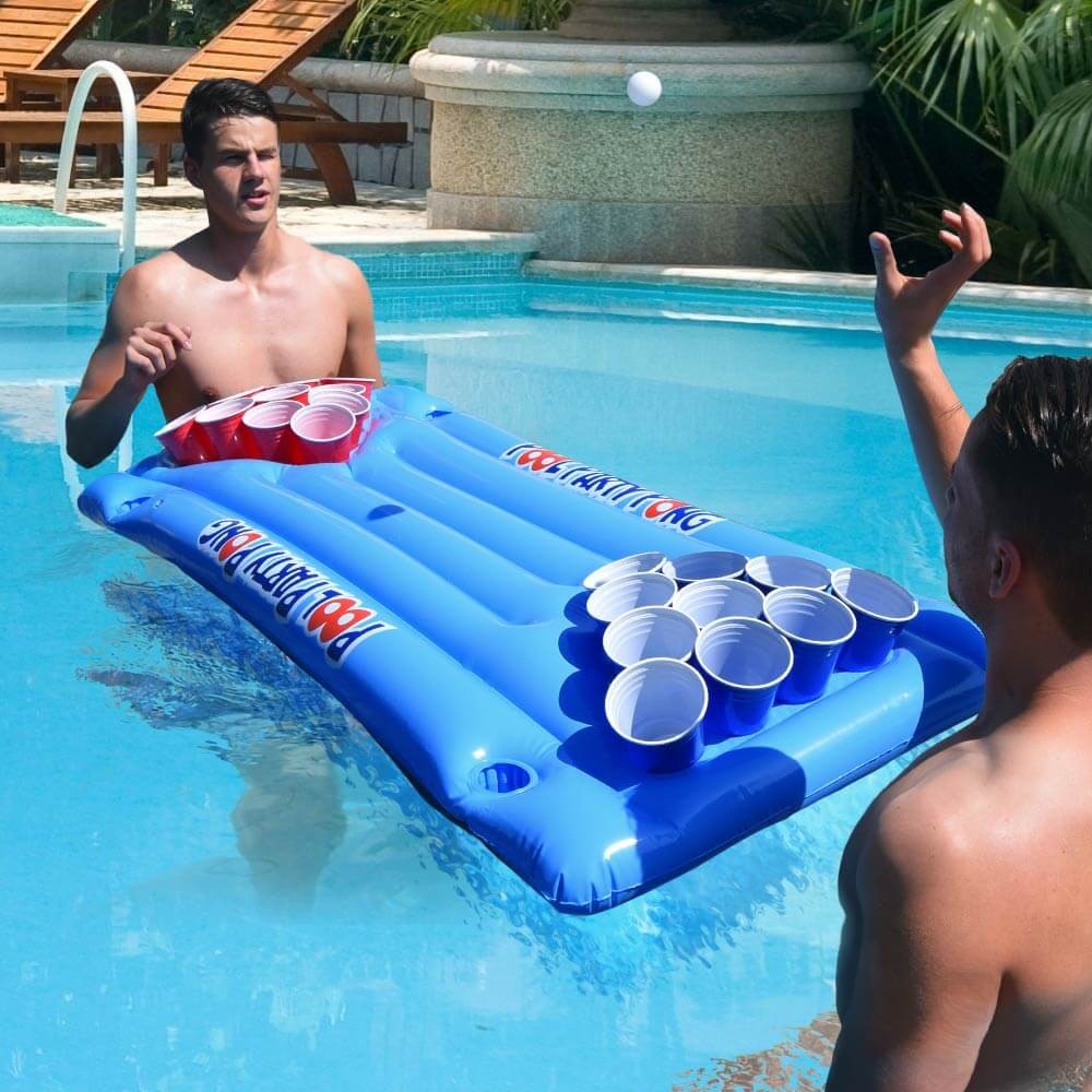 cerveja pong inflável flutuante