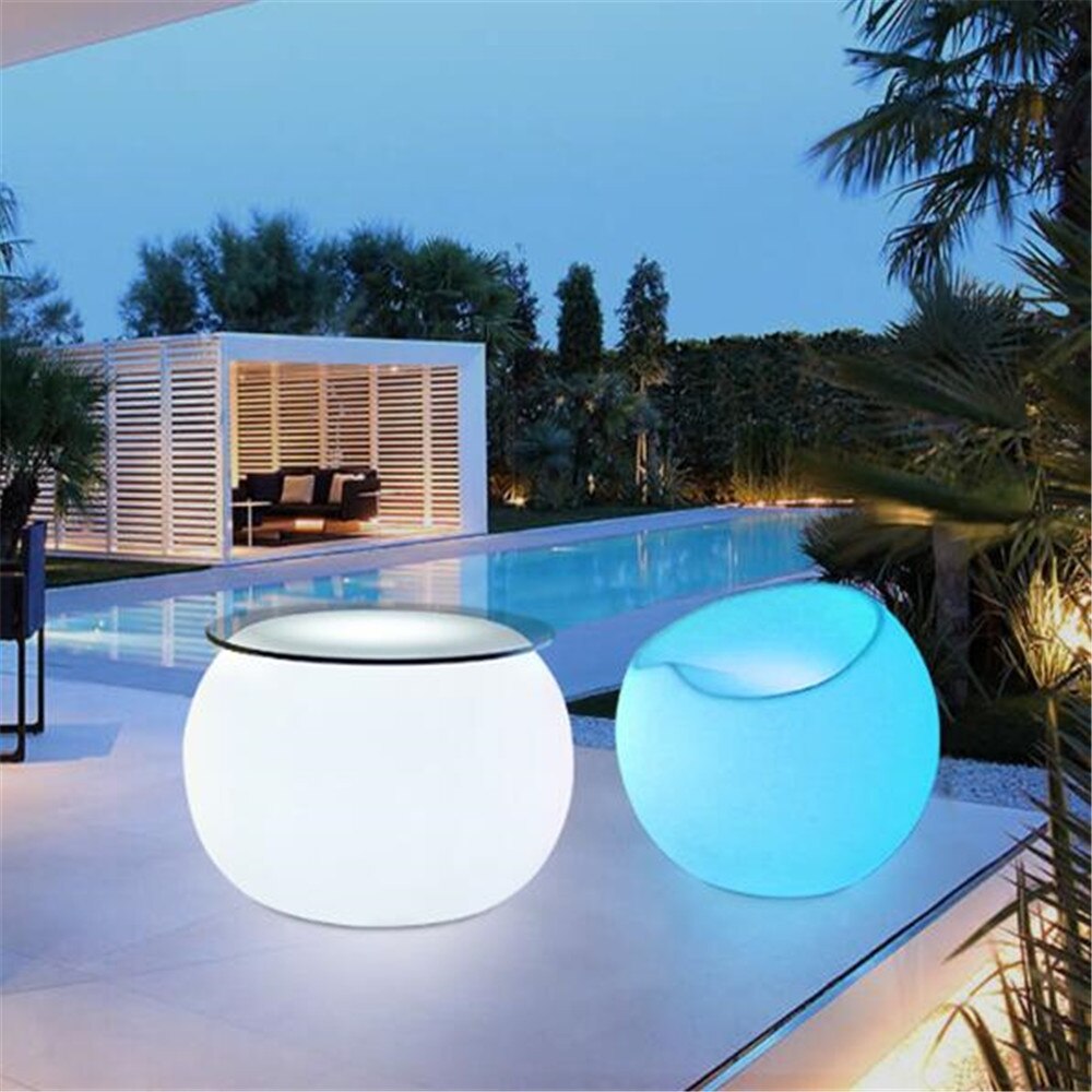 Mesa LED no terraço ou jardim
