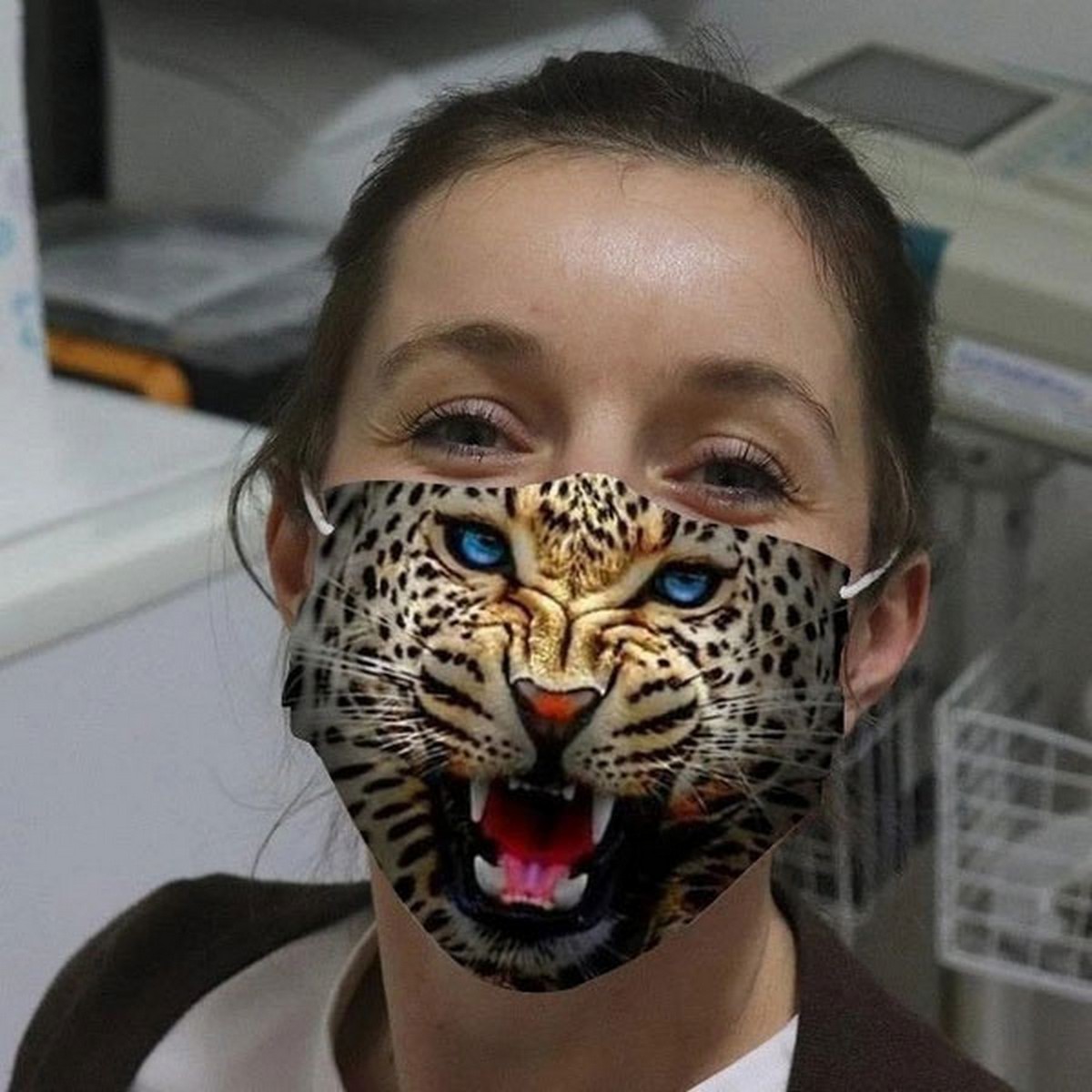 máscara facial de leopardo