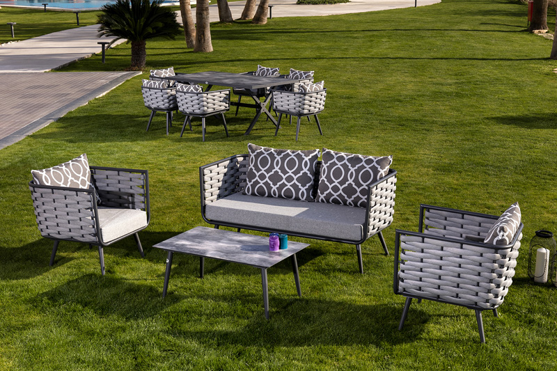 Assentos luxuosos para jardim ou terraço com construção em alumínio de alta qualidade em uma elegante cor cinza