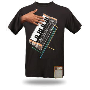 T-shirt está tocando piano