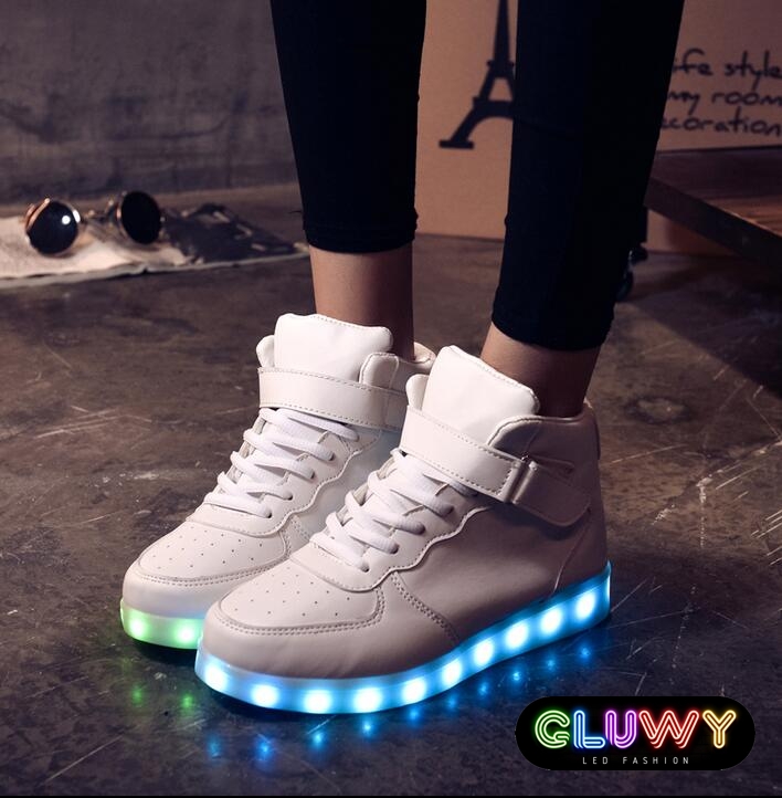 Sapatilhas de botas brilhantes LED branco