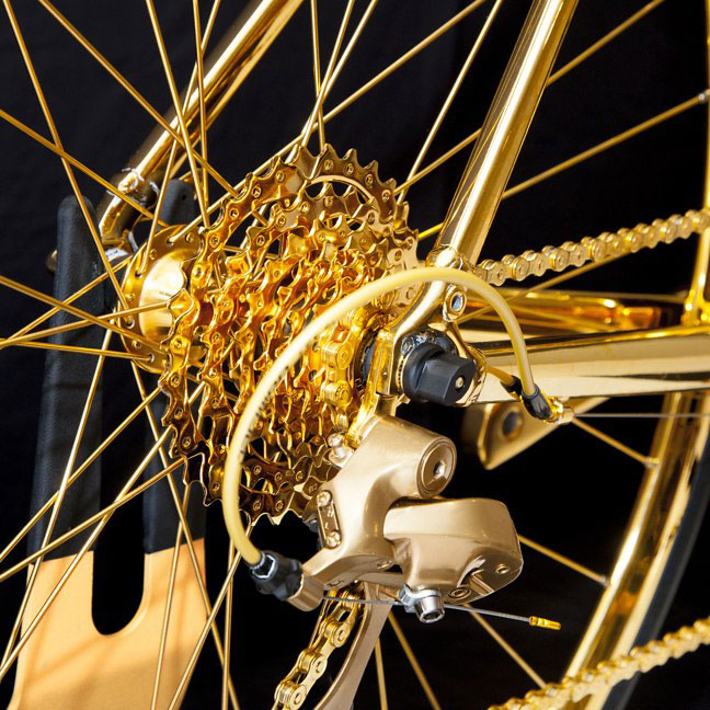 Bicicleta konstrukcia dourada