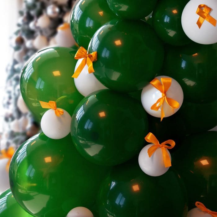 Árvore de Natal com balão - Árvore de Natal inflável feita de balões