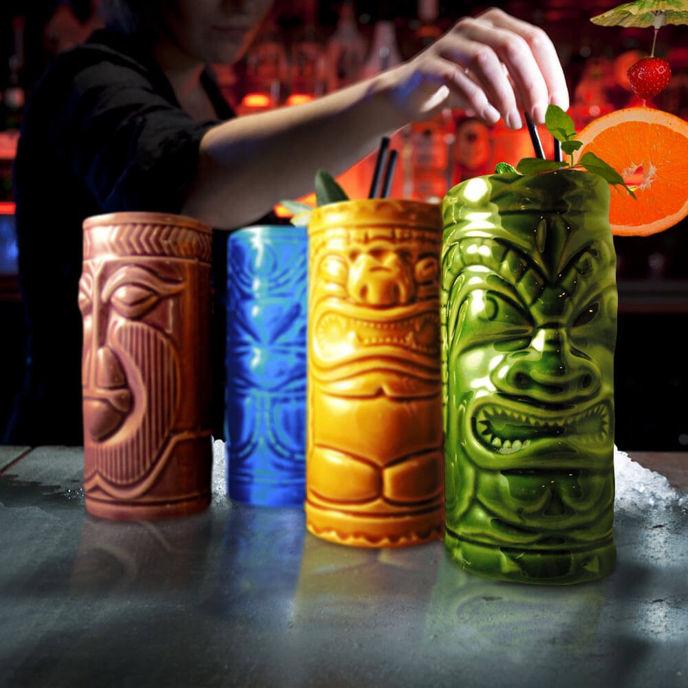 Copos Tiki - canecas coloridas para bebidas mistas